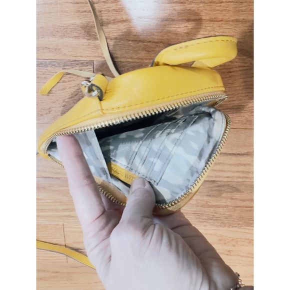 Aimee Kestenberg Yellow Pebbled Leather Crossbody Bag Gold Chain Strap - Picture 5 of 8